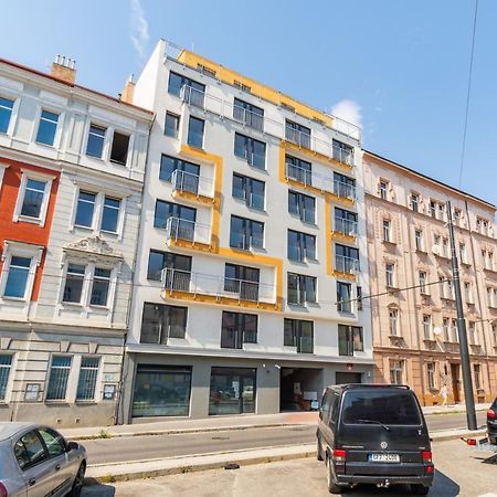Brand New Two Room Apartment #34 With Free Secure Parking In The Center 프라하 외부 사진
