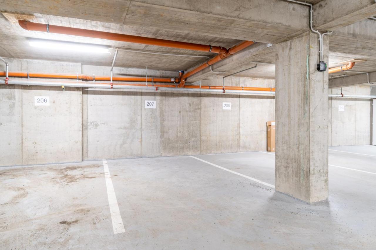 Brand New Two Room Apartment #34 With Free Secure Parking In The Center 프라하 외부 사진