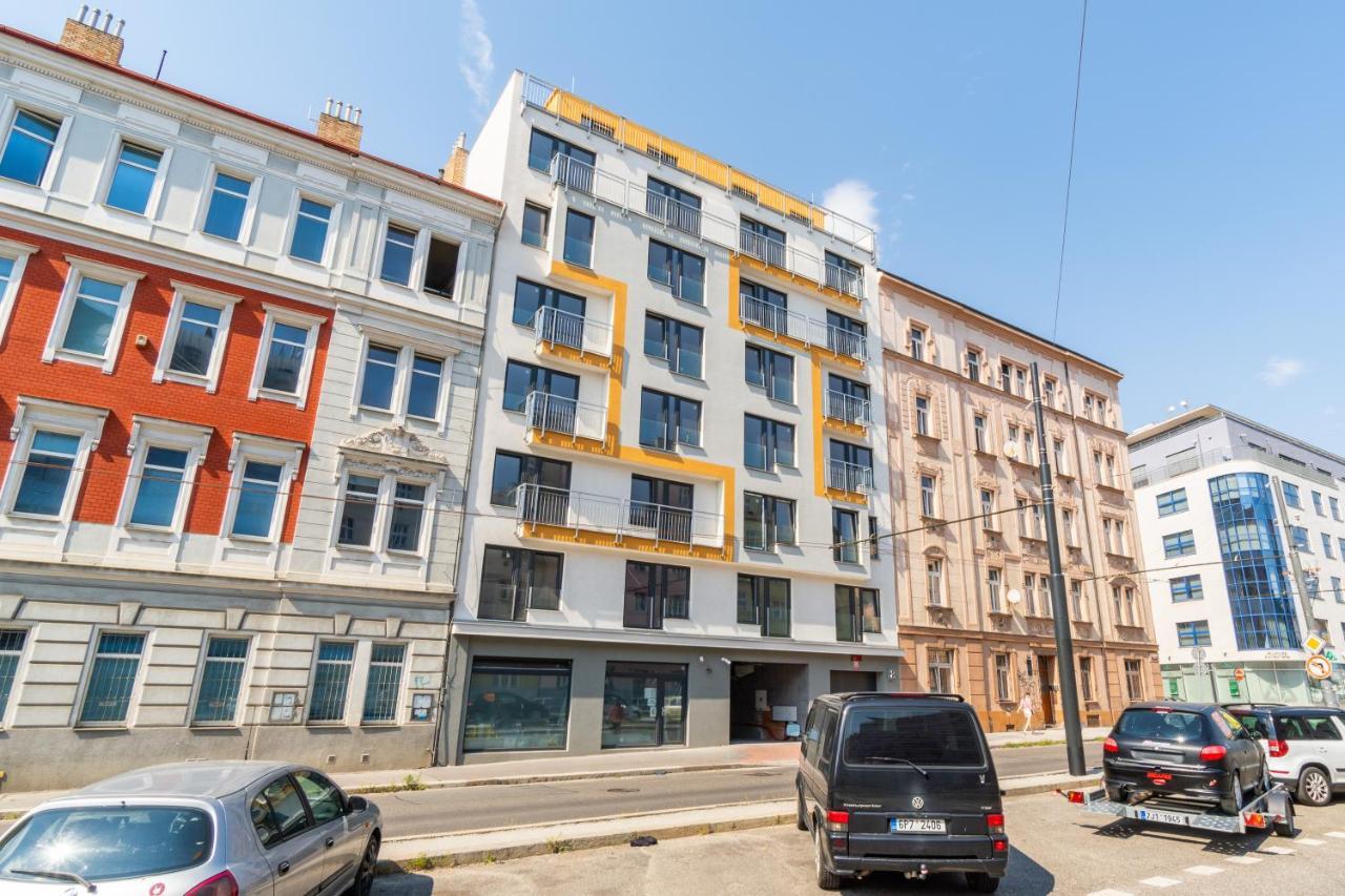 Brand New Two Room Apartment #34 With Free Secure Parking In The Center 프라하 외부 사진