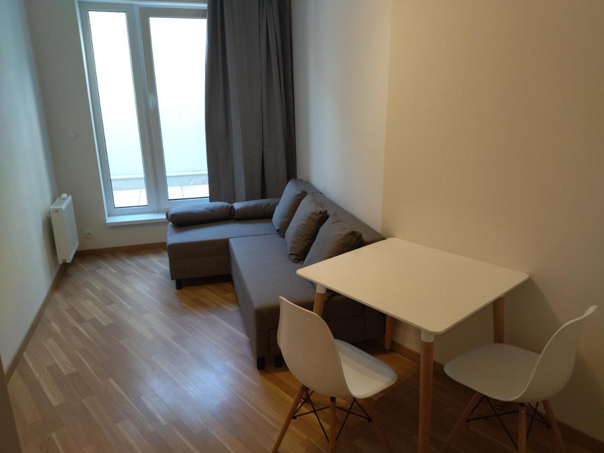 Brand New Two Room Apartment #34 With Free Secure Parking In The Center 프라하 외부 사진